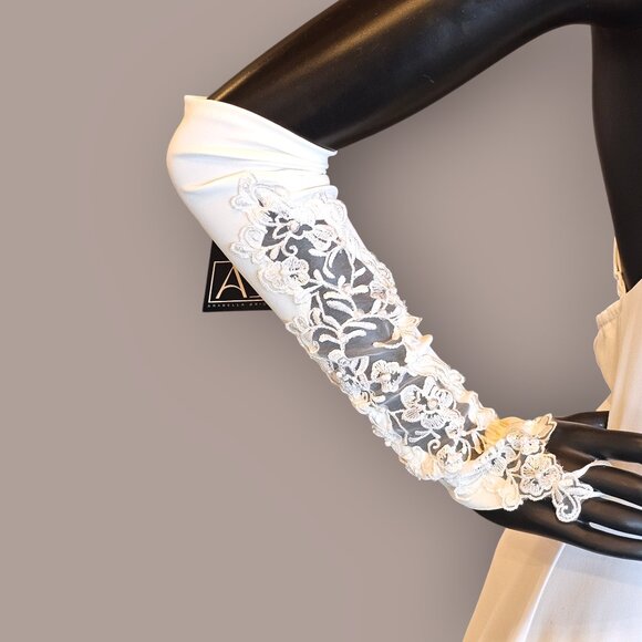 Elbow Stretch Jersey Ivory Lace Gauntlet Glove - Picture 2 of 6
